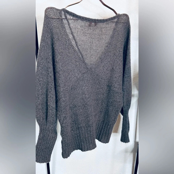 Esprit V-Nexk Dolman Sleeve Wool Blend Sweater- size M/L - Picture 6 of 7